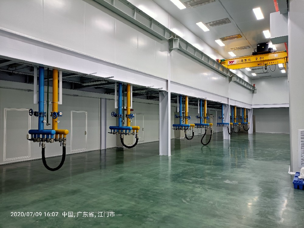 如何確保注塑車間機房冷卻系統節能改造計劃的順利實施？